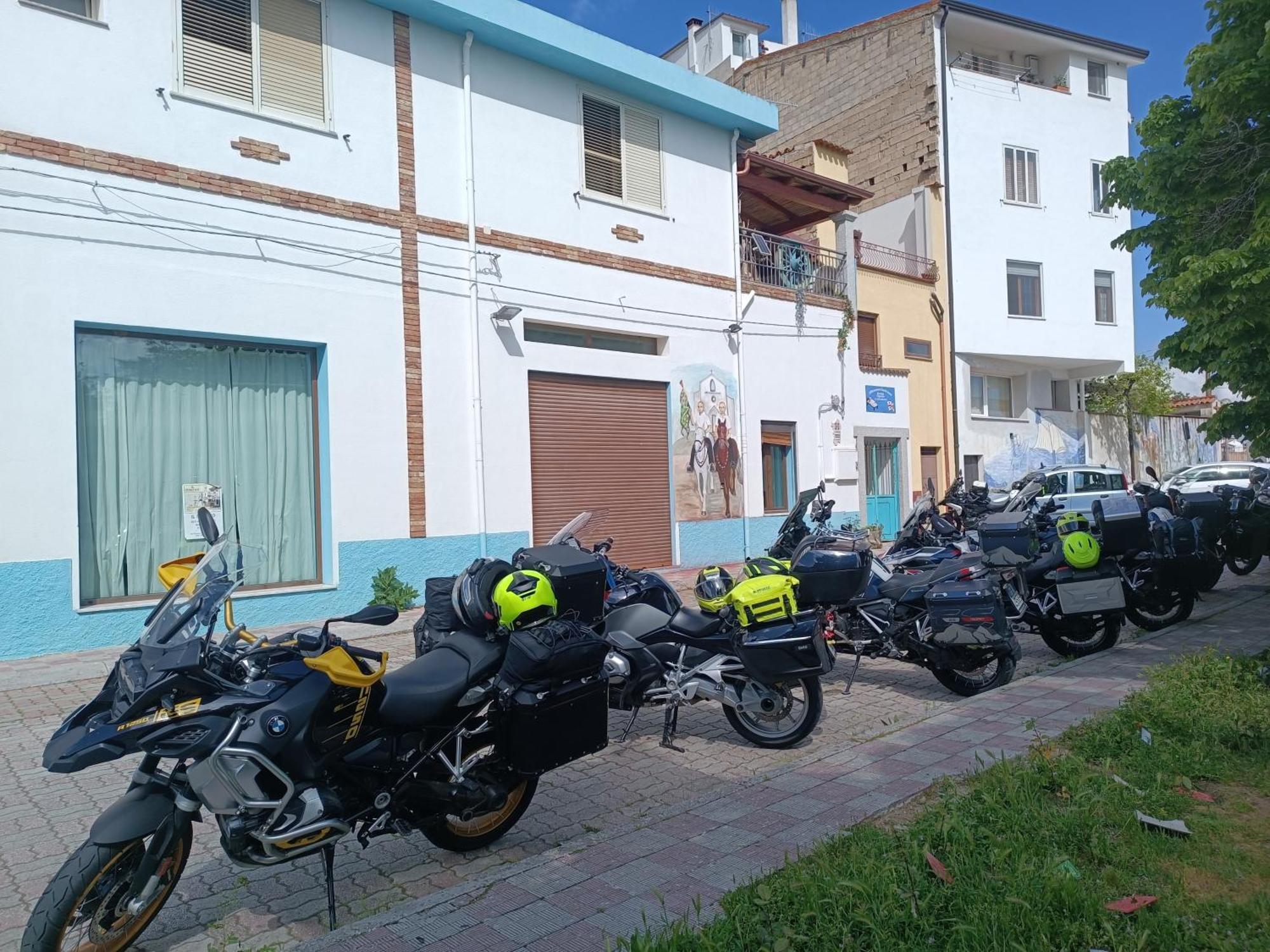 Bed And Breakfast Murales Orgosolo Exterior foto